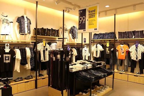 服装品牌和零售商扩展中国和印度市场